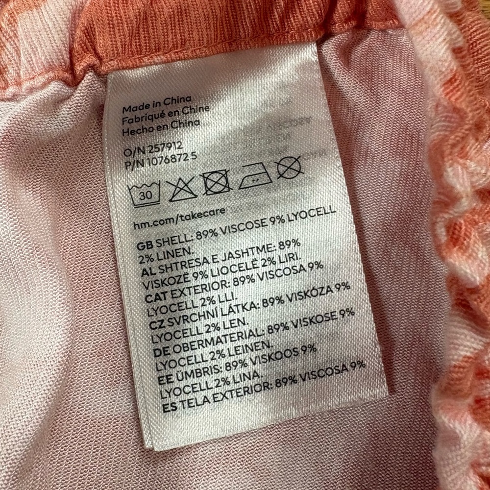 H&M Shorts - Picture 3 of 4